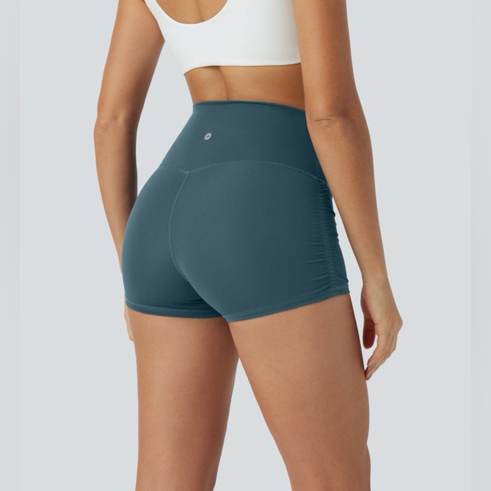 HALARA |NWOT| SoftlyZero™ High Waisted Tummy Control Ruched Shorts - size Medium